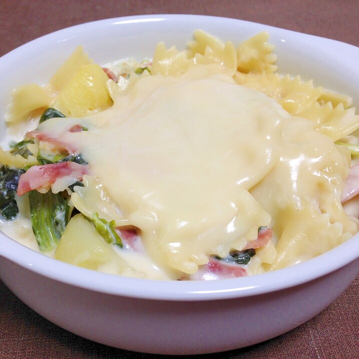 バター不使用☆ベーコンと小松菜のパスタグラタン